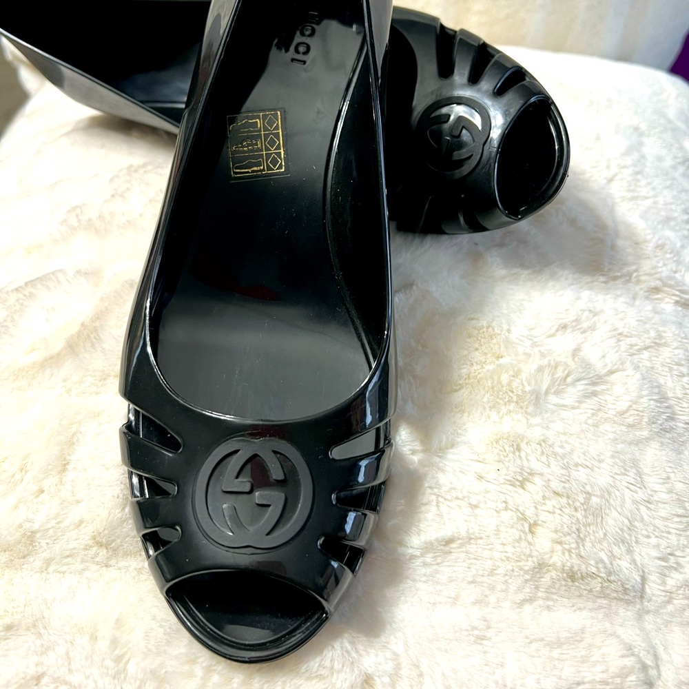 Gucci Black Peep-Toe Wedge Jelly Flats with Interlocking G